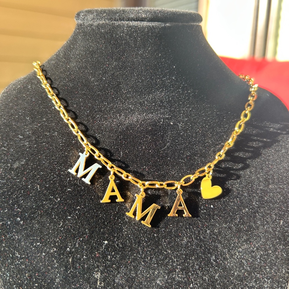 NWT 16” Oak & Ivy Gold 'MAMA' Letter Charm Necklace with Heart Accent - Picture 7 of 8